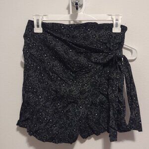 Vintage Black & White Floral Skort - Size 5